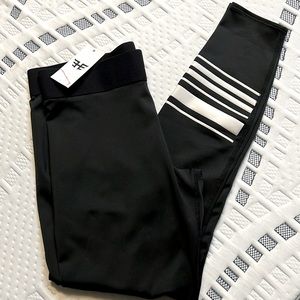 Heroine Sport Leggings. Size Large
